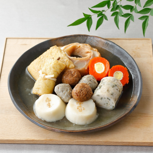 【赤玉本店】金澤おでん８種と牛すじ煮込み(醬油味･味噌味)のセット